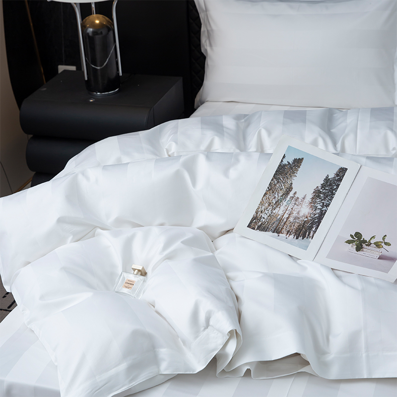 Set de lenjerie de pat de hotel cu cinci stele, cu dungi de satin de 7 cm, alb uni, 750TC, 100% bumbac Set de lenjerie de pat de hotel cu cinci stele, cu dungi de satin de 7 cm, alb uni, 750TC, 100% bumbac
