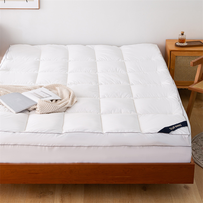 Check Quilt Umplutură cu microfibră 40s Suprioară pentru saltea din material textil Check Quilt Umplutură cu microfibră 40s Suprioară pentru saltea din material textil