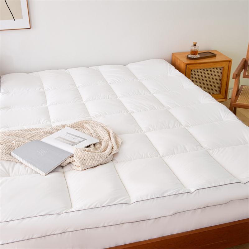 Check Quilt Umplutură cu microfibră 40s Suprioară pentru saltea din material textil Check Quilt Umplutură cu microfibră 40s Suprioară pentru saltea din material textil