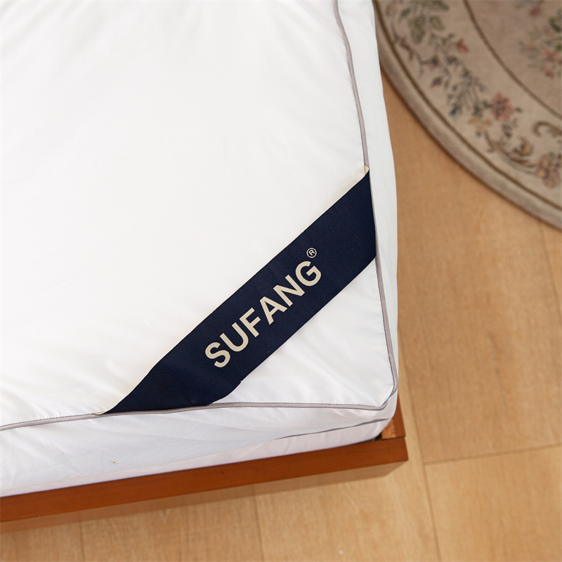 Check Quilt Umplutură cu microfibră 40s Suprioară pentru saltea din material textil Check Quilt Umplutură cu microfibră 40s Suprioară pentru saltea din material textil