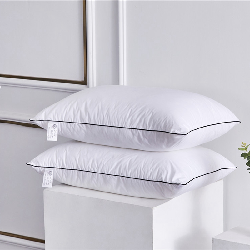 Cameră de oaspeți personalizată de hotel 100% bumbac Perne albe Perne cu umplutură din microfibră Cameră de oaspeți personalizată de hotel 100% bumbac Perne albe Perne cu umplutură din microfibră