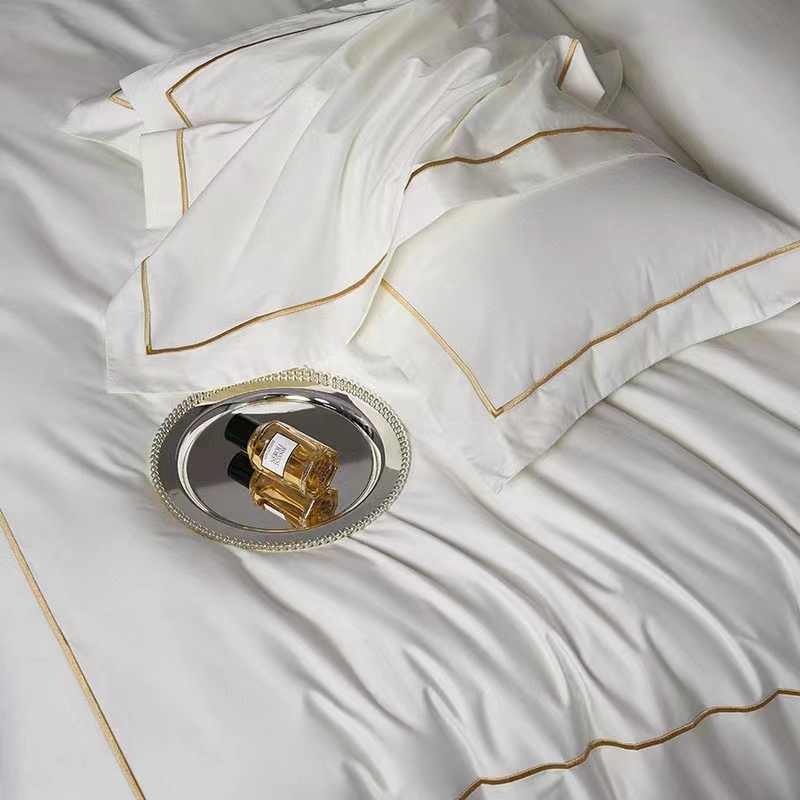 Set de lenjerie de pat cu broderie dintr-o singură linie 100% bumbac, alb, 300 TC Husă de pat Set de lenjerie de pat cu broderie dintr-o singură linie 100% bumbac, alb, 300 TC Husă de pat