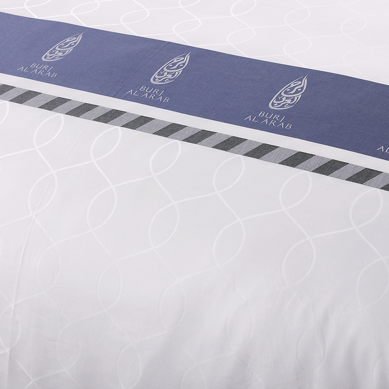 Set de lenjerie de pat 100% bumbac cu logo personalizat vopsit cu fire Set de lenjerie de pat 100% bumbac cu logo personalizat vopsit cu fire