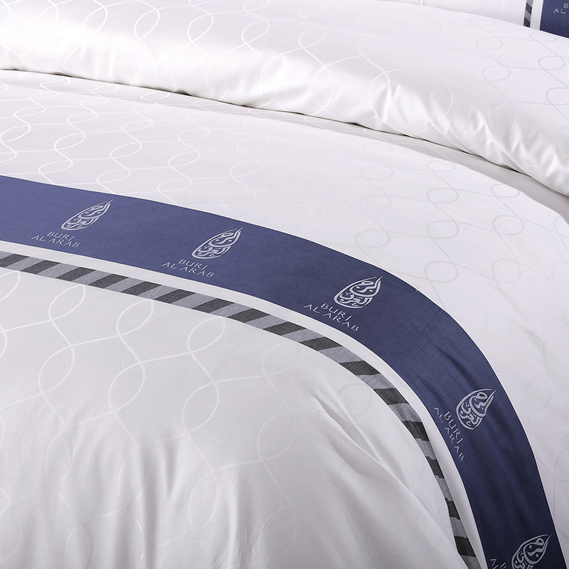 Set de lenjerie de pat 100% bumbac cu logo personalizat vopsit cu fire Set de lenjerie de pat 100% bumbac cu logo personalizat vopsit cu fire